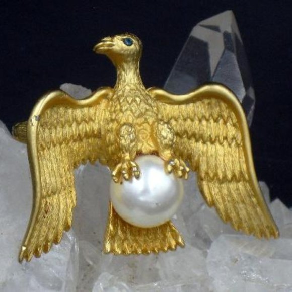 Vintage Thomas Jefferson Federal Eagle Brooch Faux Pearl - Picture 1 of 4